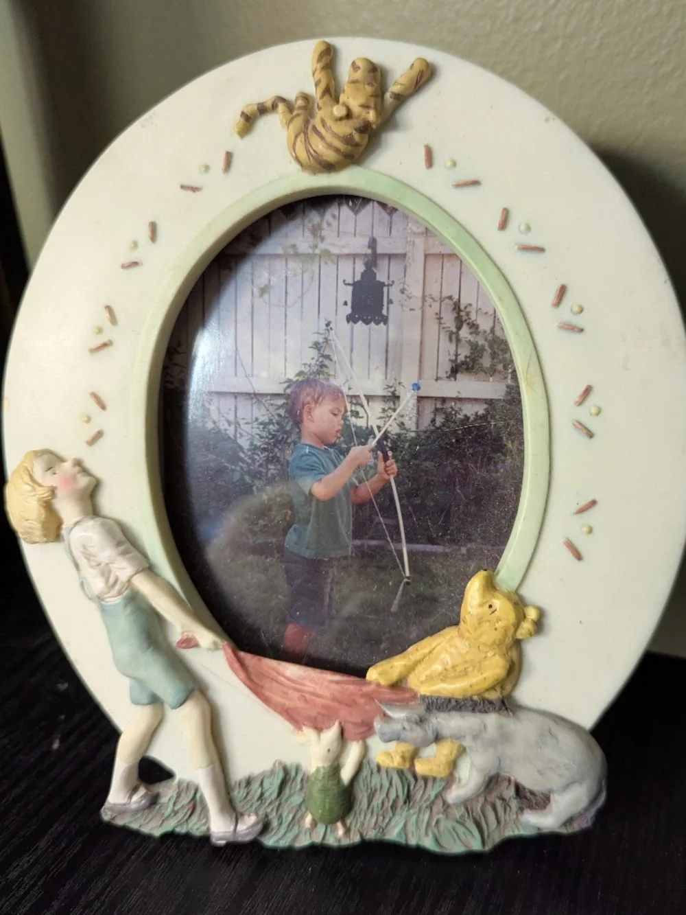 Charpente Disney Oval Picture Frame Winnie the Pooh & Friends Vintage 1990s